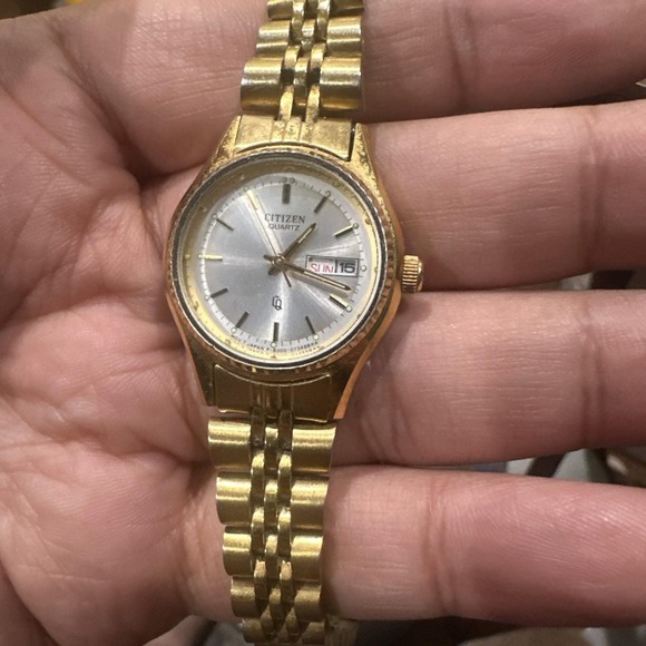 Working VTG Citizen CQ Quartz 26mm Ladies Watch Gold Tone Steel Band Fit 7.5in - Picture 1 of 8